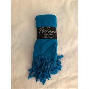 5/$25 Turquoise Shawl